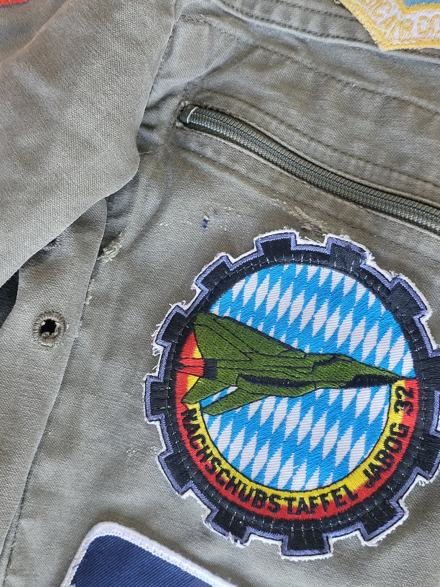 Bundeswehr Fliegeroverall 1988 Pilotenkombi Oliv mit Patches Goose Bay und mehr