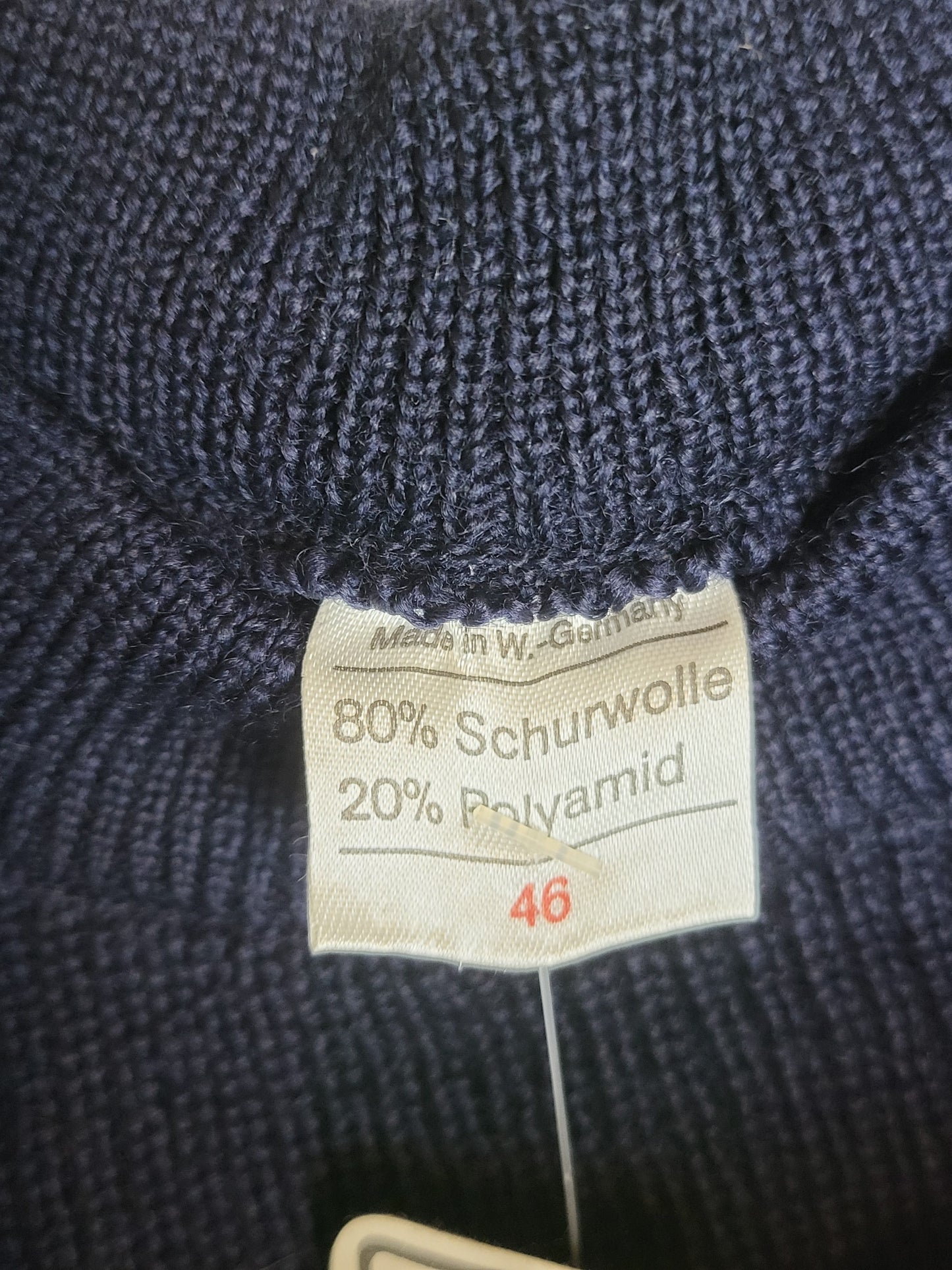 NEUWARE Original Bundeswehr Pullover Marine / Dienstpullover – Größe 46 Blau