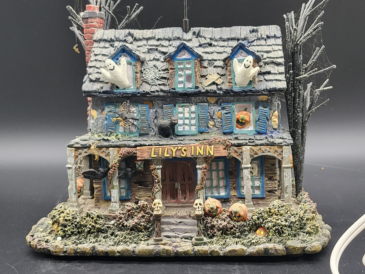 Hawthorne Village The Munsters Lily`s Inn Gebäude Modell mit Beleuchtung