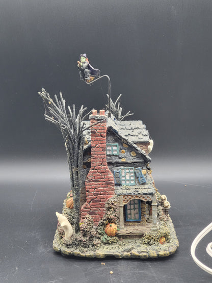Hawthorne Village The Munsters Lily`s Inn Gebäude Modell mit Beleuchtung