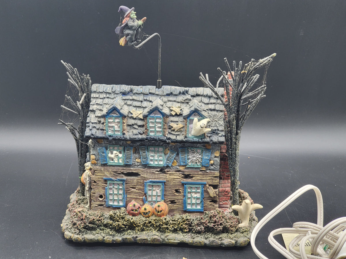 Hawthorne Village The Munsters Lily`s Inn Gebäude Modell mit Beleuchtung