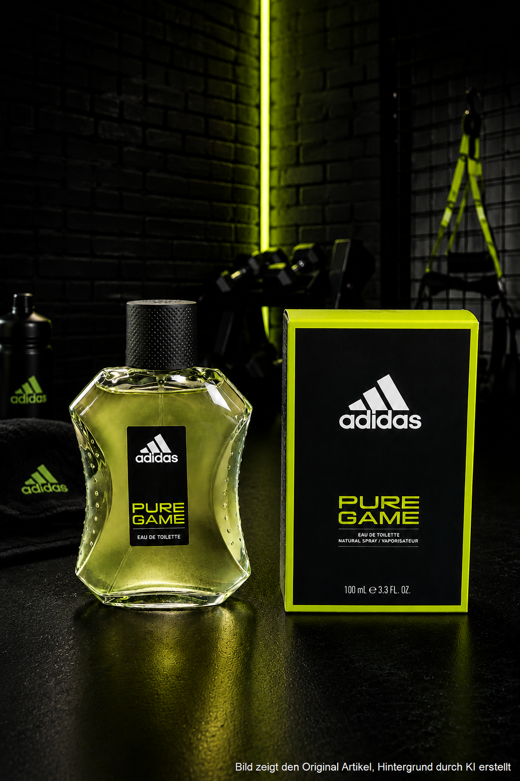 adidas Pure Game Eau de Toilette 100 ml – Flakon und Verpackung vor sportlichem Gym-Hintergrund