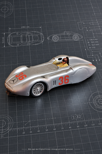 Carrera Exclusiv Mercedes W125 Stromlinie Avus 1937 Slotcar in Silber mit Startnummer 36