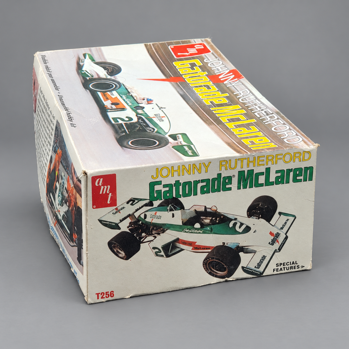 AMT Johnny Rutherford Gatorade McLaren T256 Modellbausatz