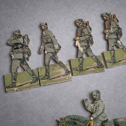 24 Stück Antike Soldaten Flachfiguren Sperrholz WW1 um 1915 ca. 10cm Konvolut