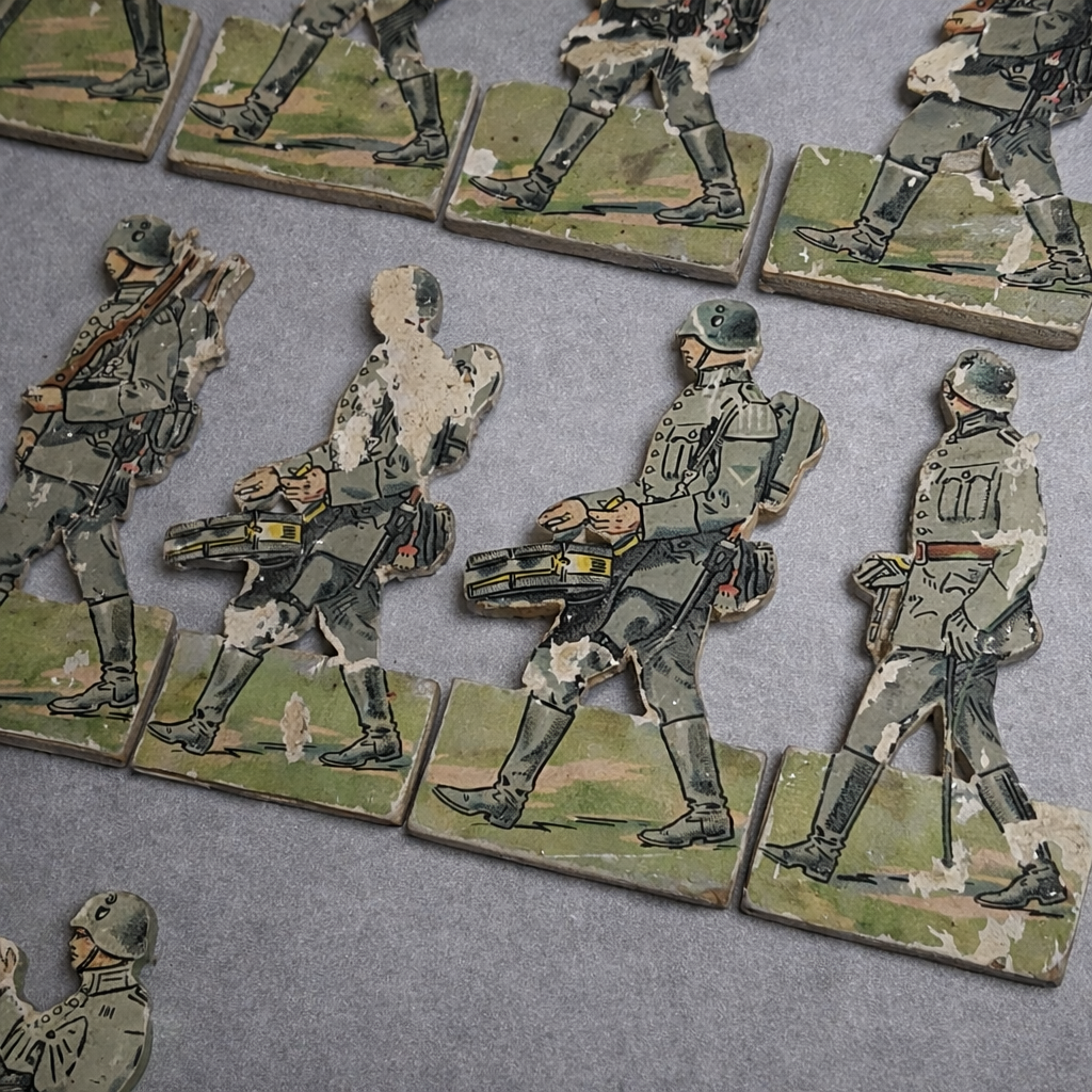 24 Stück Antike Soldaten Flachfiguren Sperrholz WW1 um 1915 ca. 10cm Konvolut