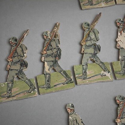 24 Stück Antike Soldaten Flachfiguren Sperrholz WW1 um 1915 ca. 10cm Konvolut