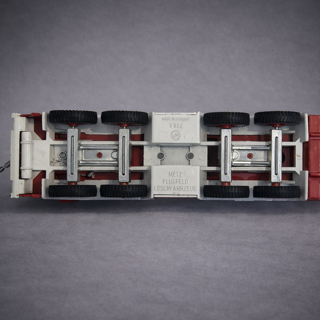 SIKU V 332 Modell – METZ Flugfeldlöschfahrzeug 1:55 – Made in Germany – 8x8