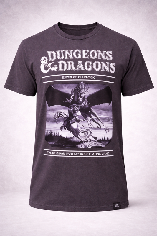 RE:COVERED x Dungeons & Dragons T-Shirt Schwarz – Expert Rulebook Front Print, 100% Baumwolle